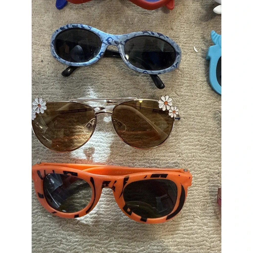 Kids Sunglasses lot of 21-Funny shapes & Styles-Kids parties-Reunions-Fast Ship